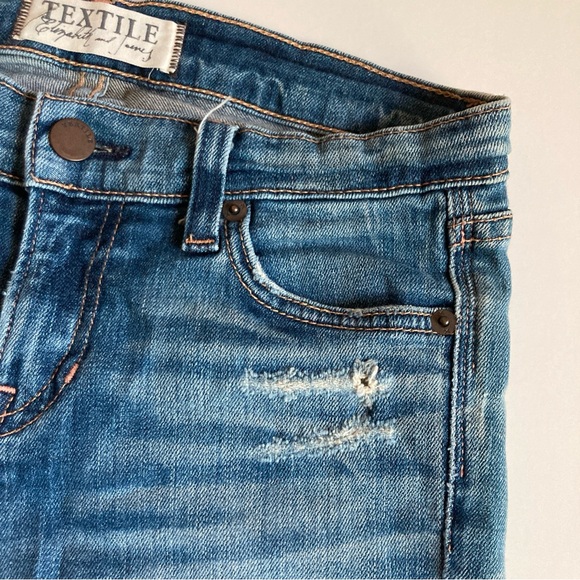 TEXTILE Elizabeth & James Low Rise Debbie Jeans - Picture 13 of 14